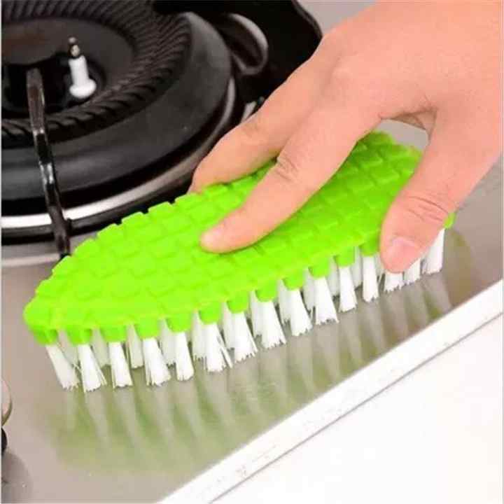 Curved Soft Brush - Makfoul